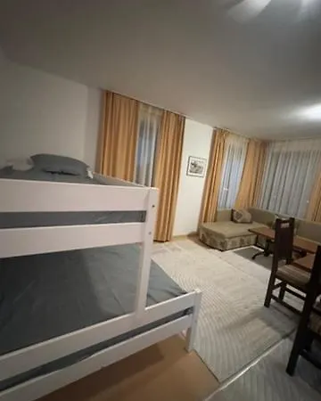 3 To Door 公寓 班斯科