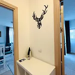 3 To Door Apartment *
