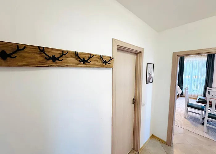 3 To Door 公寓 班斯科