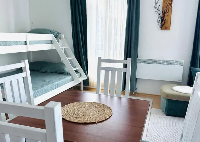 3 To Door Apartman Banszko